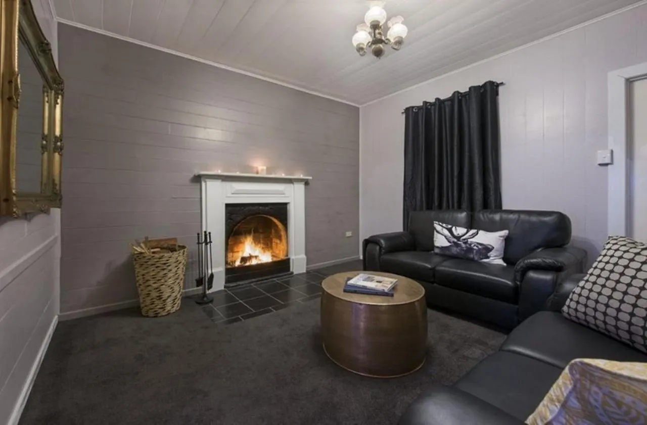 The Radford Couples Cottage Heart Of Stanthorpe Holiday home