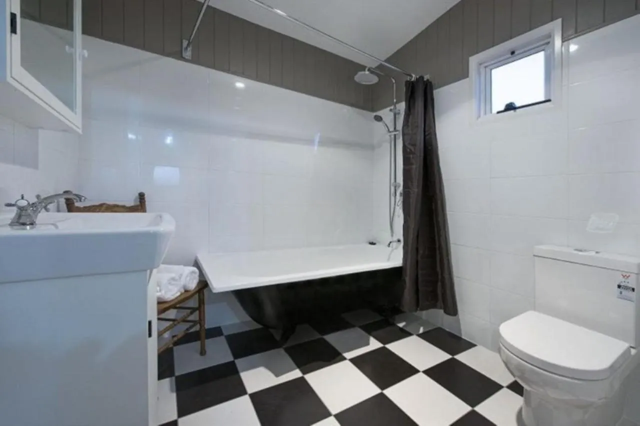 The Radford Couples Cottage Heart Of Stanthorpe Holiday home